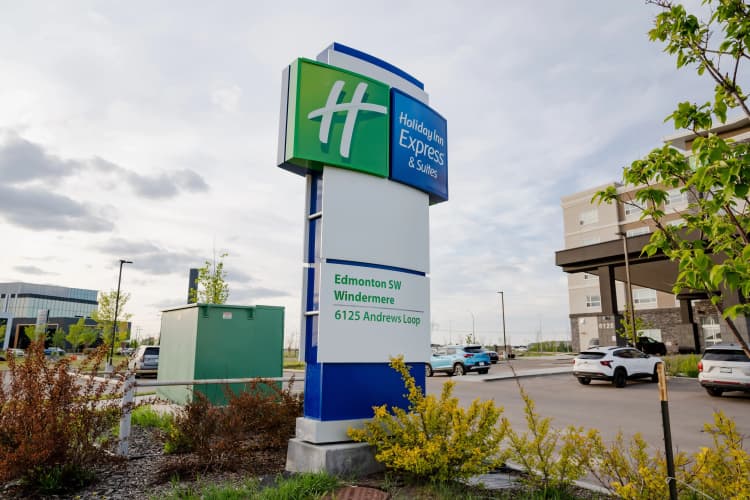 Holiday Inn Express & Suites Edmonton SW - Windermere photo 2