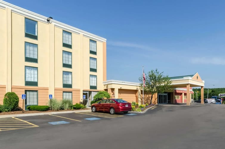 Comfort Inn Randolph - Boston photo 2