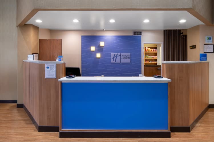 Holiday Inn Express & Suites Henderson photo 3