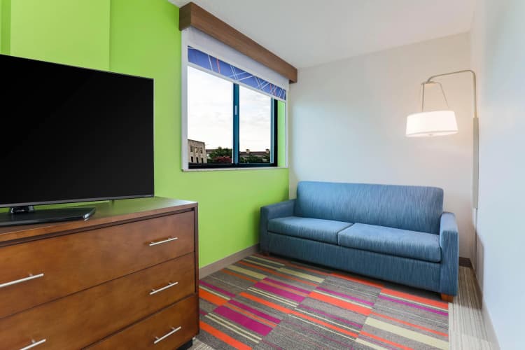 Holiday Inn Express & Suites Downtown Fort Worth photo 4