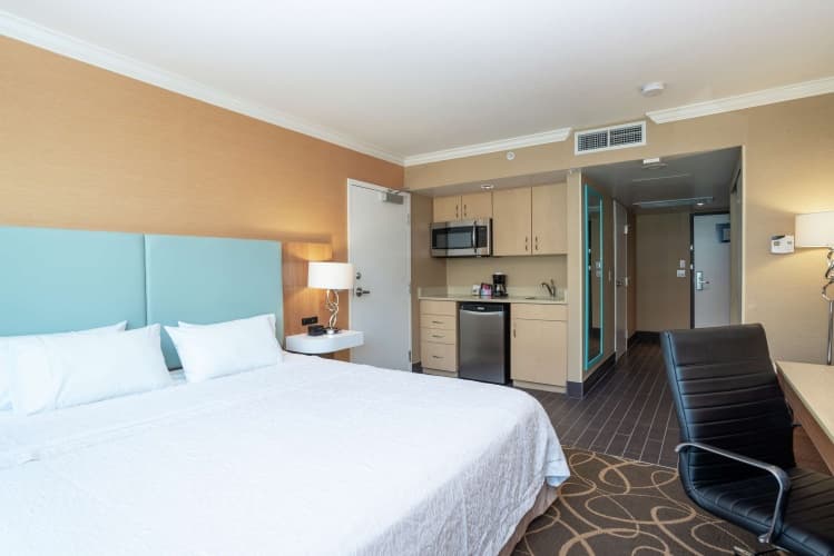 Hampton Inn & Suites by Hilton Vancouver-Downtown photo 5