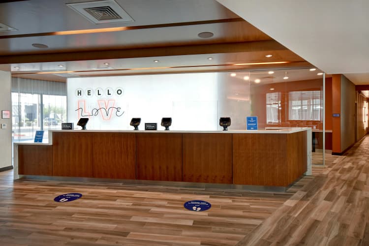 Hampton Inn & Suites Las Vegas Convention Center photo 3
