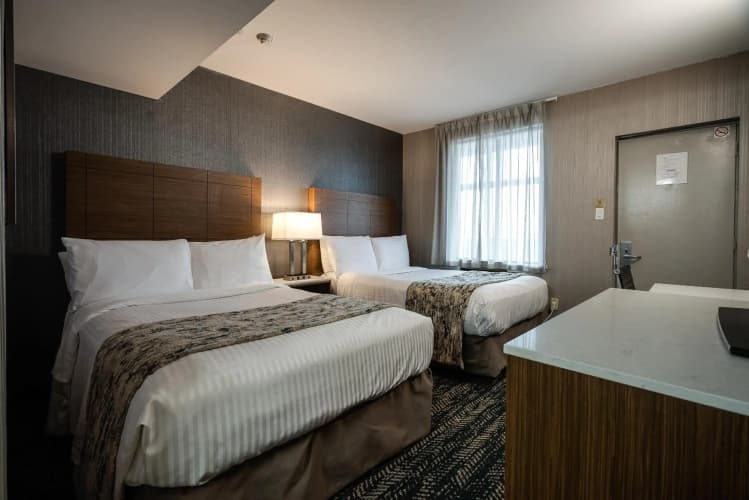 Monte Carlo Inn Toronto West Suites photo 5