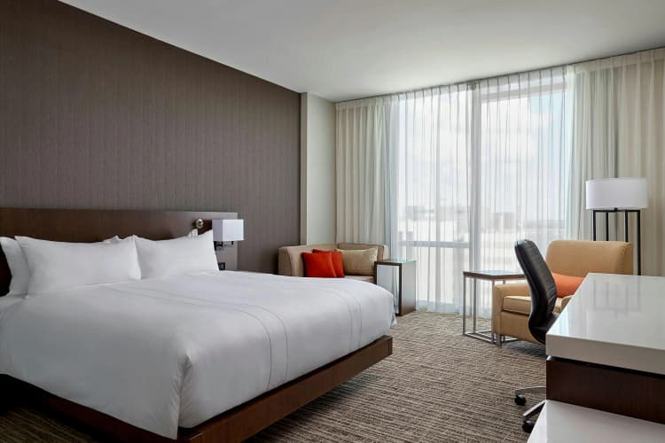 Calgary Airport Marriott In-Terminal Hotel photo 5