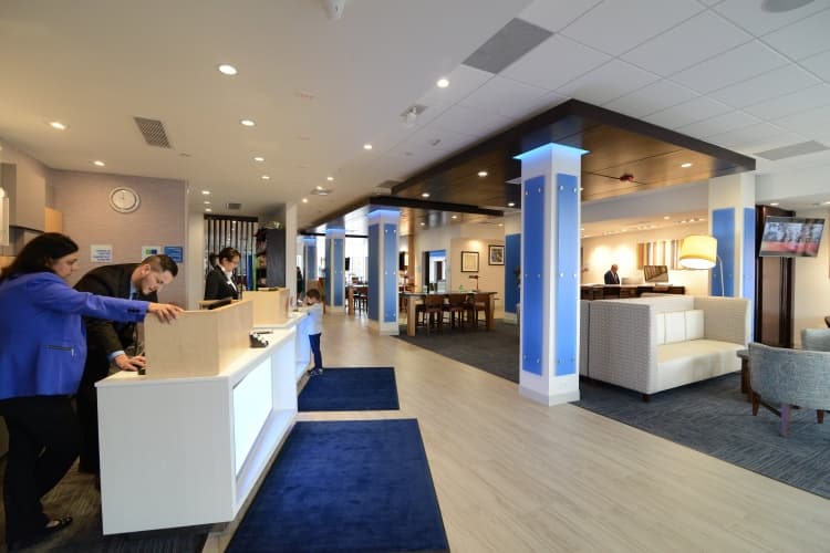 Holiday Inn Express & Suites Chicago North Shore - Niles photo 3