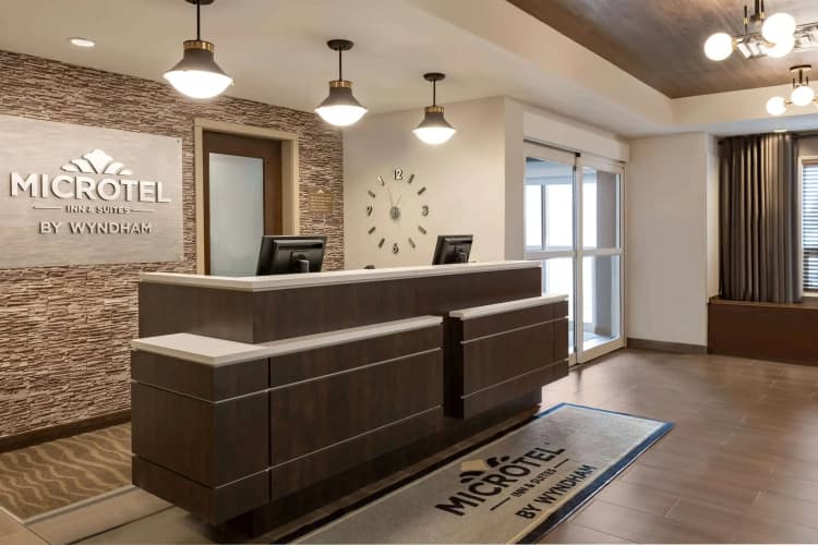 Microtel Inn & Suites By Wyndham Lloydminster, photo 3
