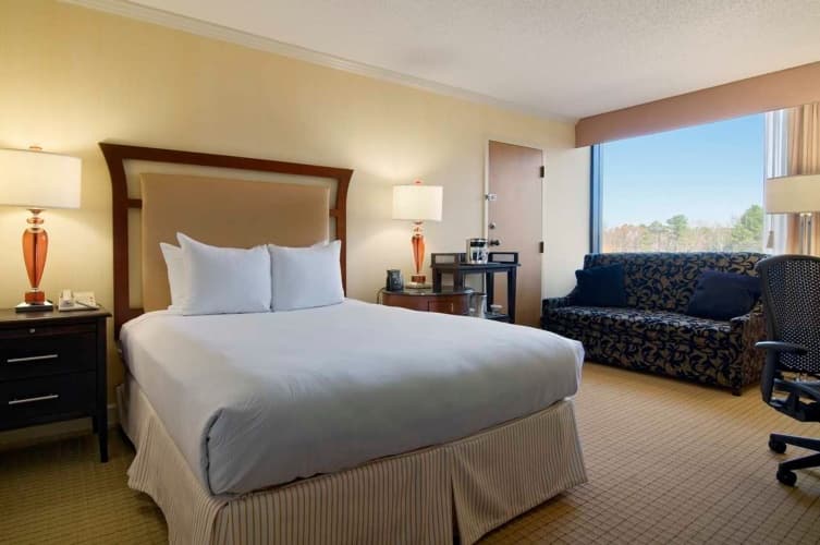 Hilton Raleigh North Hills, photo 4