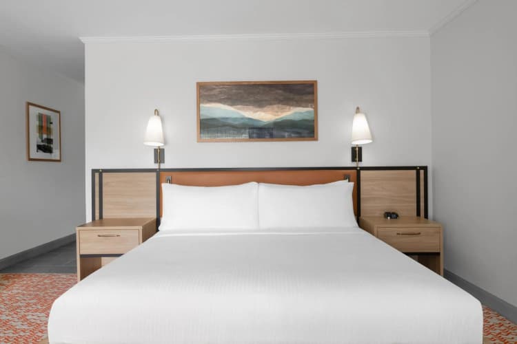 Valley River Inn photo 3