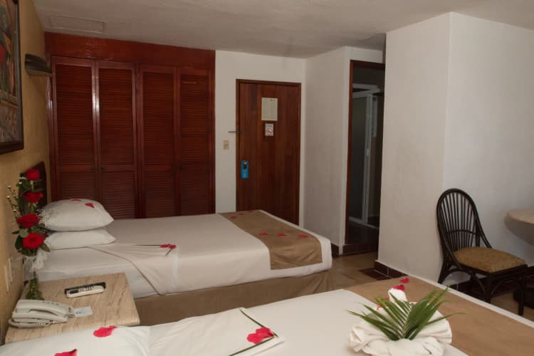 Hotel Qualton Club Ixtapa photo 3