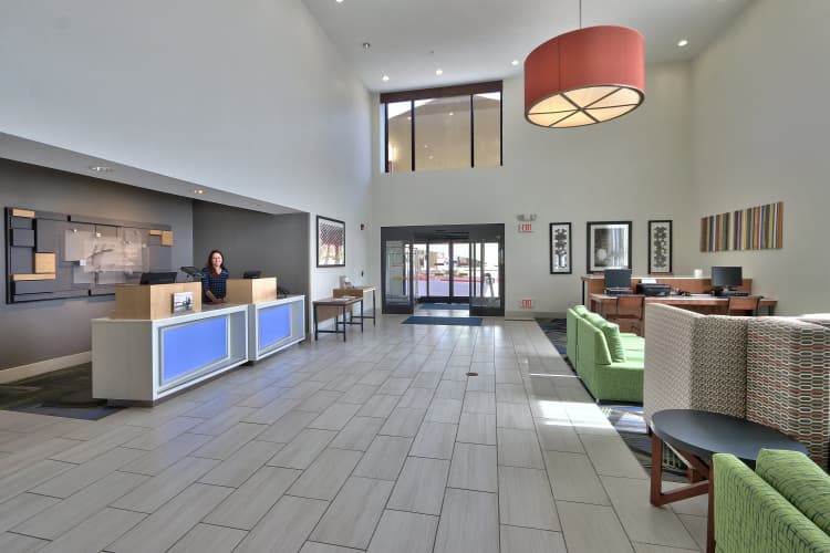 Holiday Inn Express And Suites Albuquerque N. Ball photo 3