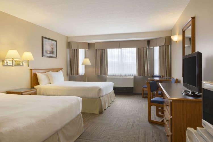 Days Inn by Wyndham Hinton photo 4