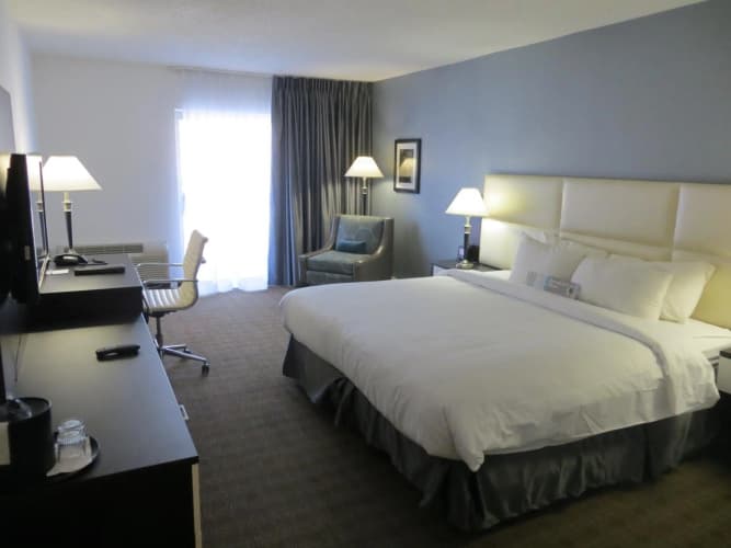 Toronto Don Valley Hotel & Suites photo 4