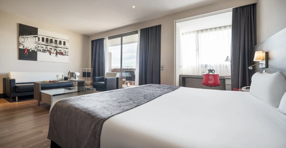 Hotel ILUNION Barcelona photo 4