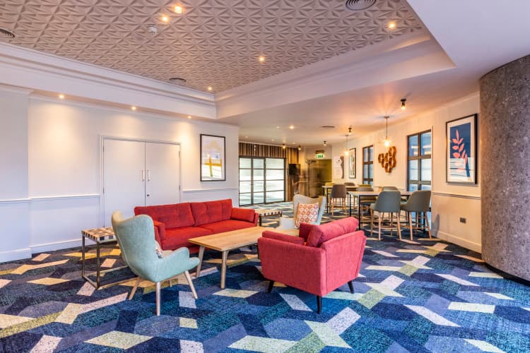 Holiday Inn Sutton photo 3