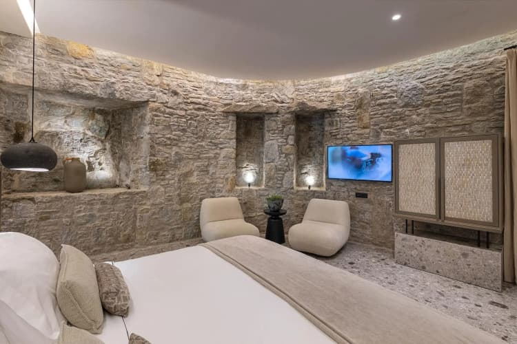Aeonic Suites And Spa photo 2