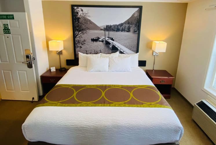 Super 8 by Wyndham 100 Mile House, photo 4