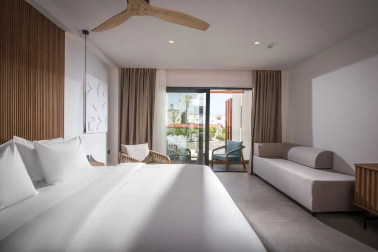 Noble Hotel Suites Adults Only photo 4