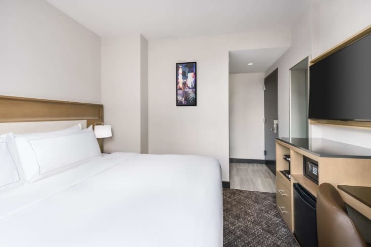 DoubleTree by Hilton New York Times Square South photo 5