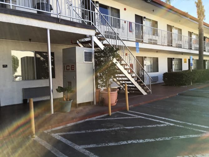 Hawthorne Plaza Inn, photo 2