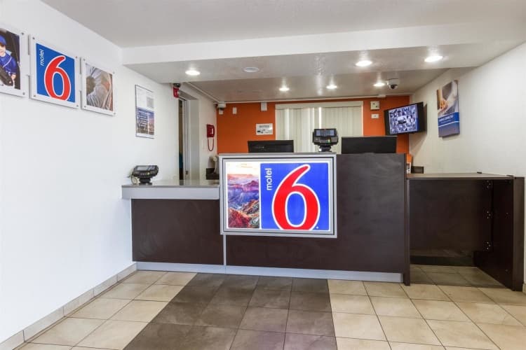 Motel 6 Phoenix Tempe Priest Dr photo 3