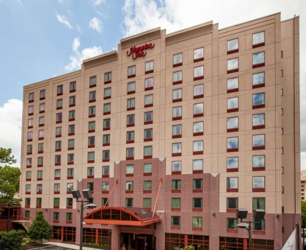 Hampton Inn New York - LaGuardia Airport, photo 2
