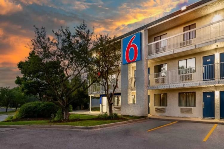 Motel 6 Chicago Nw - Rolling Meadows photo 2