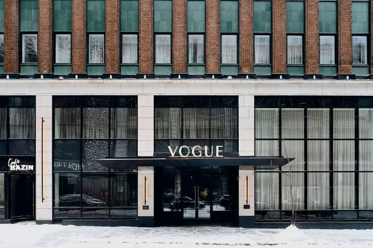 Vogue Hotel Montreal Downtown, Curio Collection By Hilton photo 2