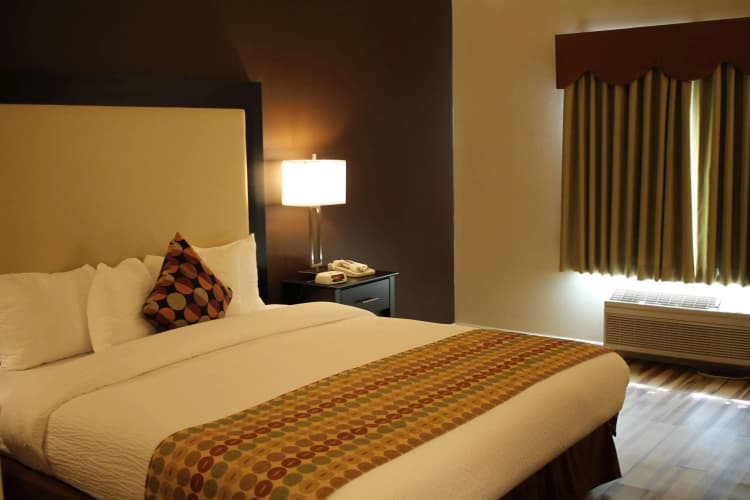 Best Western Plus Des Moines West Inn & Suites photo 5