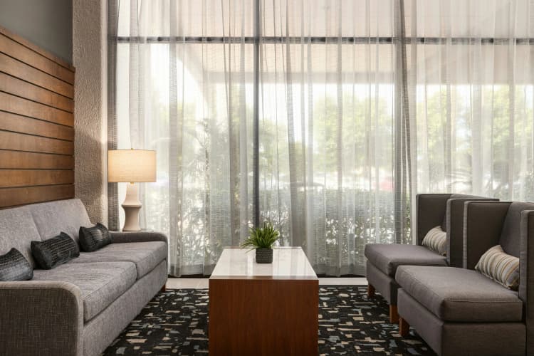 Doubletree By Hilton Fort Myers At Bell Towershops photo 3