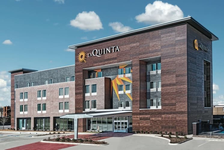 La Quinta Inn & Suites Dallas Grand Prairie North, photo 2