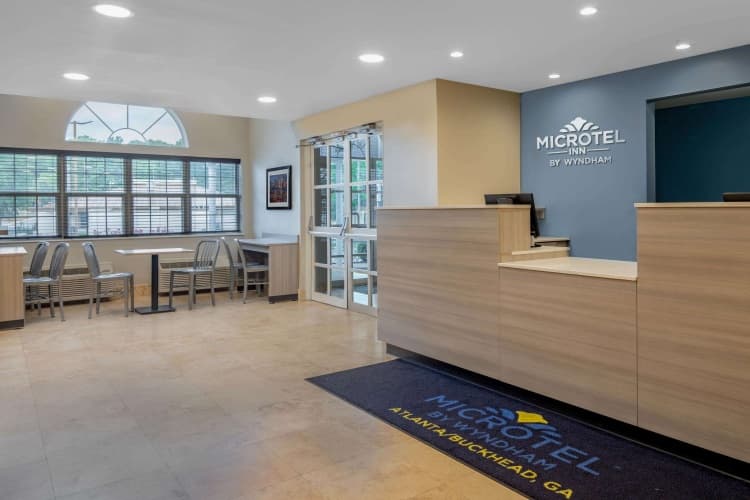 Microtel Inn & Suites By Wyndham Atlanta/Buckhead Area photo 3
