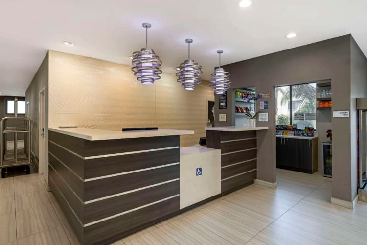 Best Western Plus Gardena Inn & Suites photo 3
