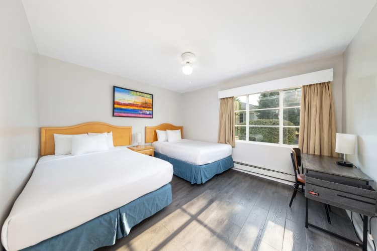 2400 Motel Vancouver photo 4