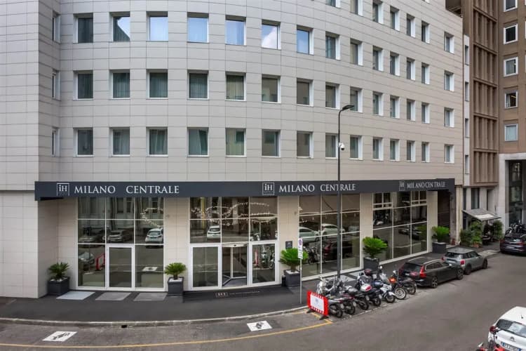 IH Hotels Milano Centrale photo 2