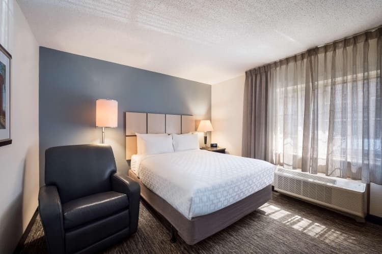 Sonesta Simply Suites Detroit Troy photo 5