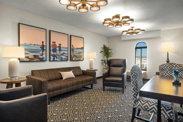 Embassy Suites by Hilton LAX International Airport South photo 4