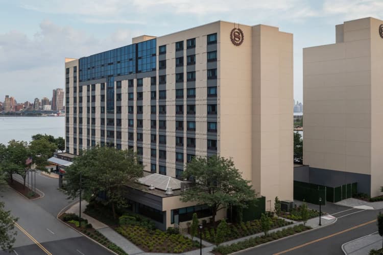 Sheraton Lincoln Harbor photo 2
