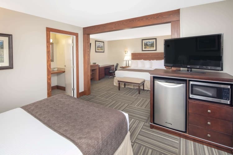 Travelodge by Wyndham Golden Sportsman Lodge, photo 4