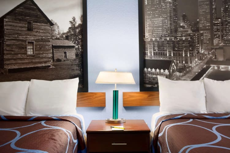 Super 8 By Wyndham Charlotte University, photo 4