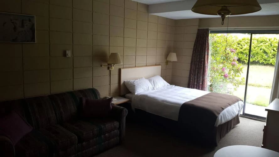 Airport Inn photo 5