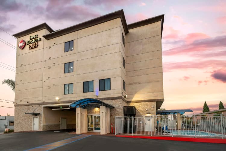 Best Western Plus Gardena Inn & Suites photo 2