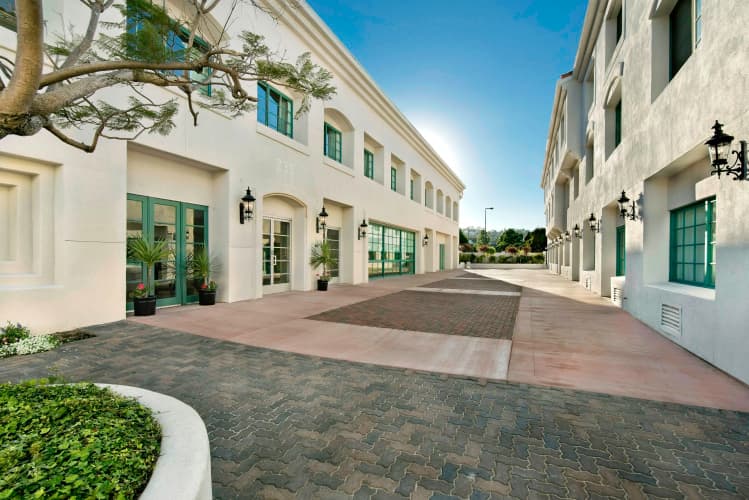 DoubleTree by Hilton San Pedro - Port of Los Angeles photo 2