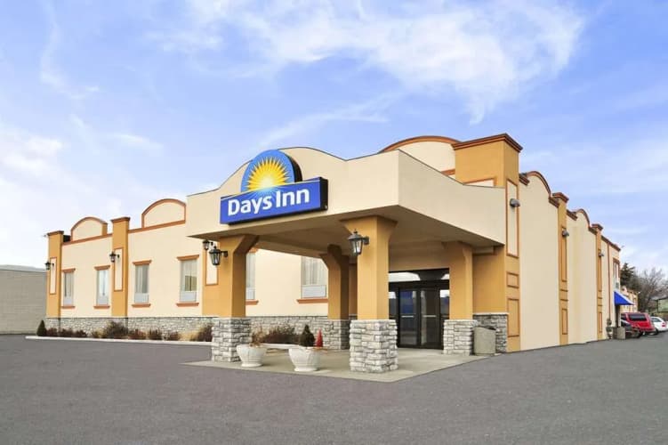 Days Inn by Wyndham Brampton photo 2