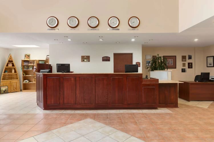 Days Inn By Wyndham Oromocto Conference Centre, photo 3