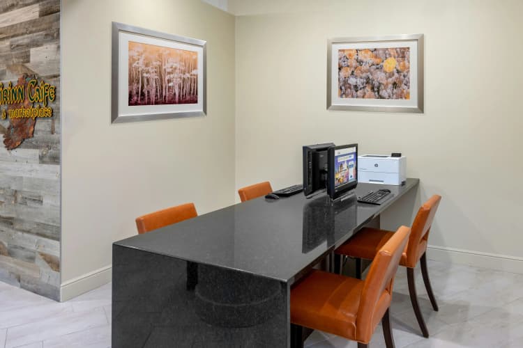 DoubleTree by Hilton Hotel Denver - Aurora photo 4