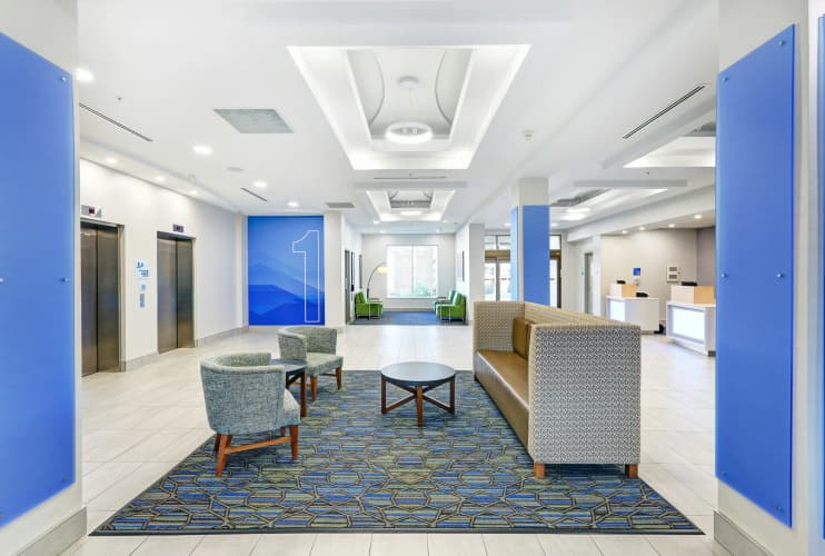 Holiday Inn Express & Suites Woodstock South photo 3