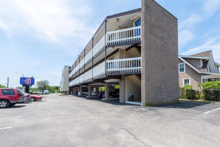 Motel 6 Norfolk - Oceanview photo 2