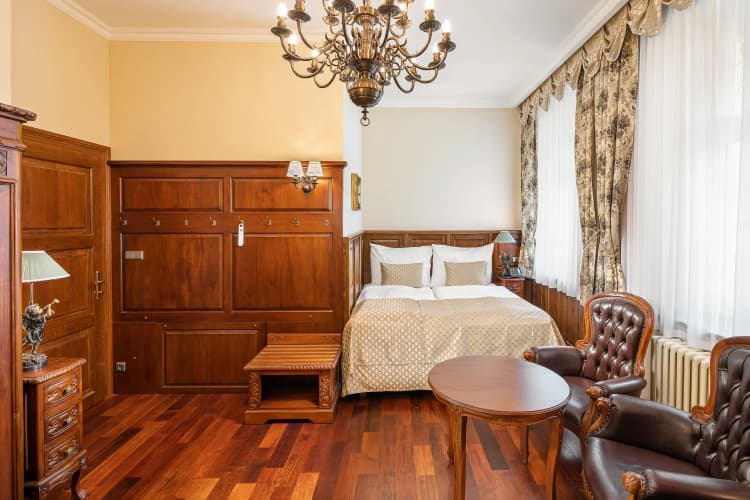Iron Gate Hotel and Suites photo 5