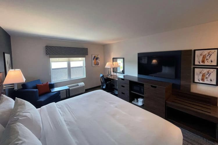 Comfort Inn & Suites photo 5
