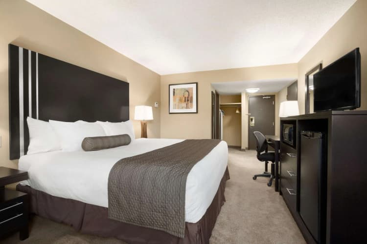 Days Inn by Wyndham Calgary Northwest, photo 5